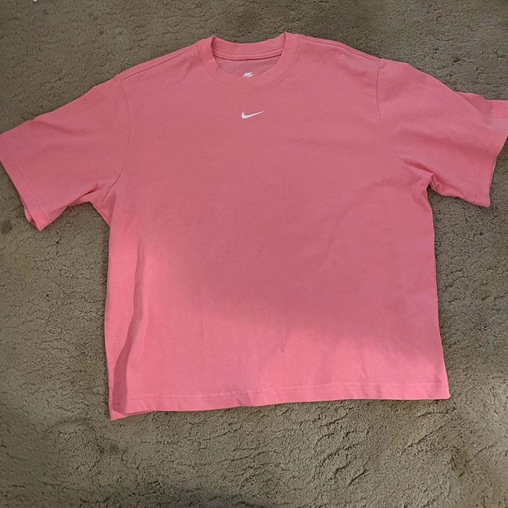 Nike pink Tee with White Logo, loose fit short sleeve size small